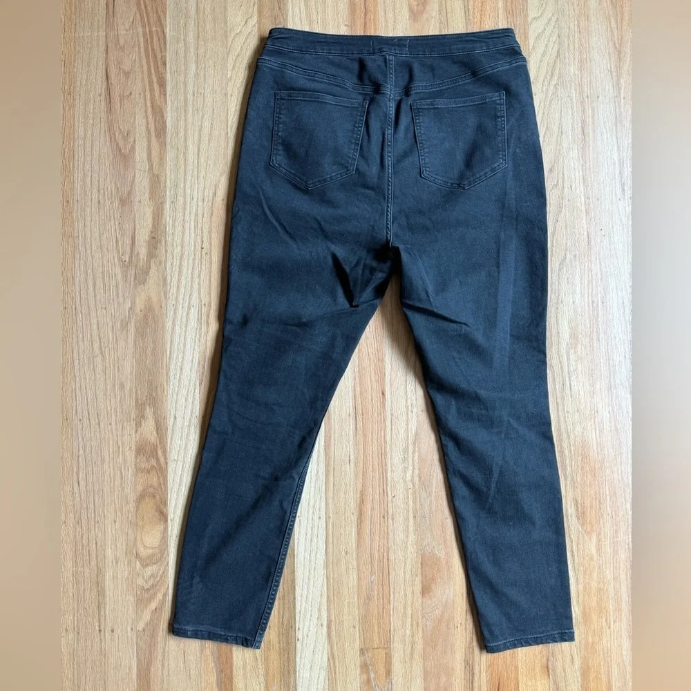 We The Free Black Jeans Curvy Size 32‎
